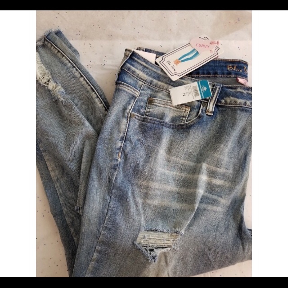 Rue 21 distressed jeans